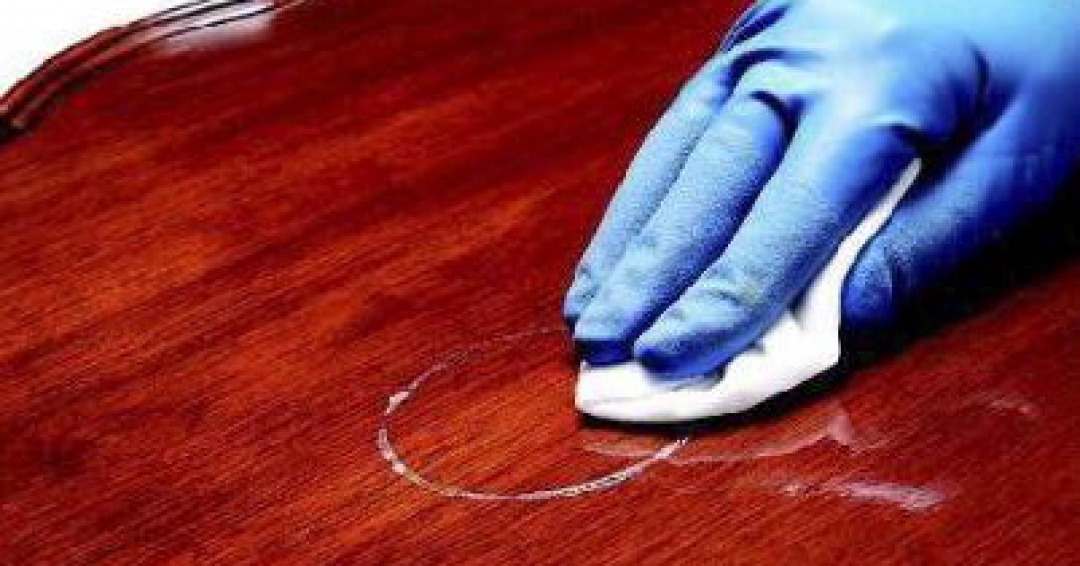 تمیز کردن لکه های چوب تمیز کردن لکه های چوب