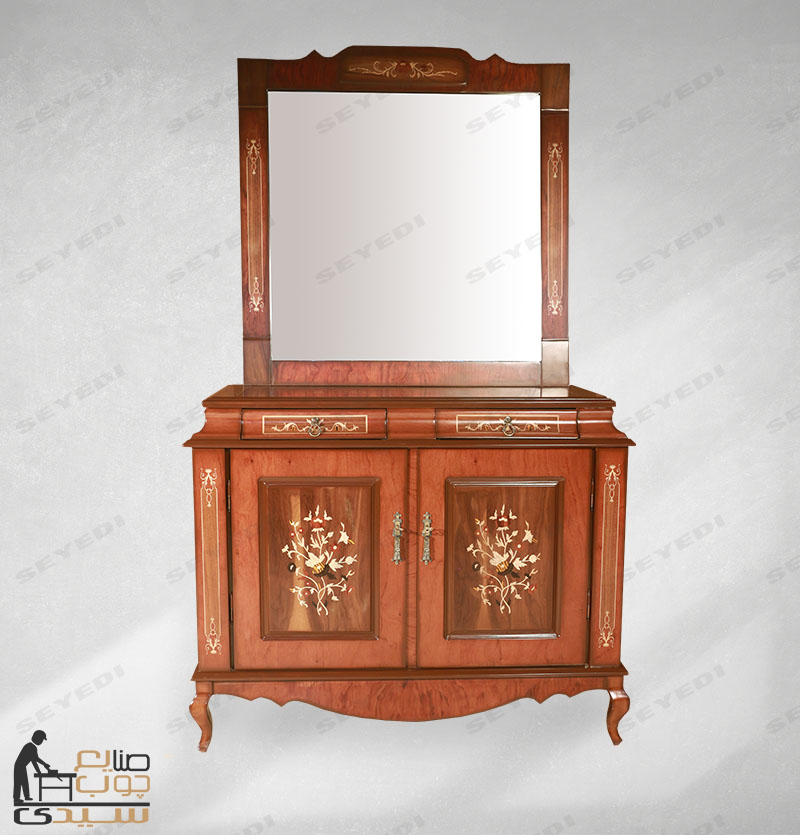 الخزانة ذات المرآة والبابين